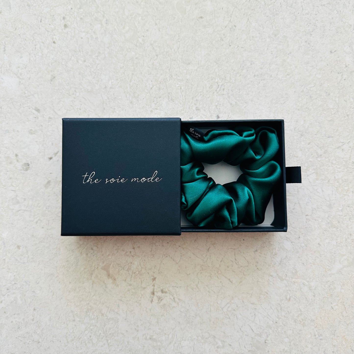 100% Mulberry Silk Scrunchie Hair Tie Elastic 4cm (Large) 6A Grade (22-momme) Oexo-Tex Certified