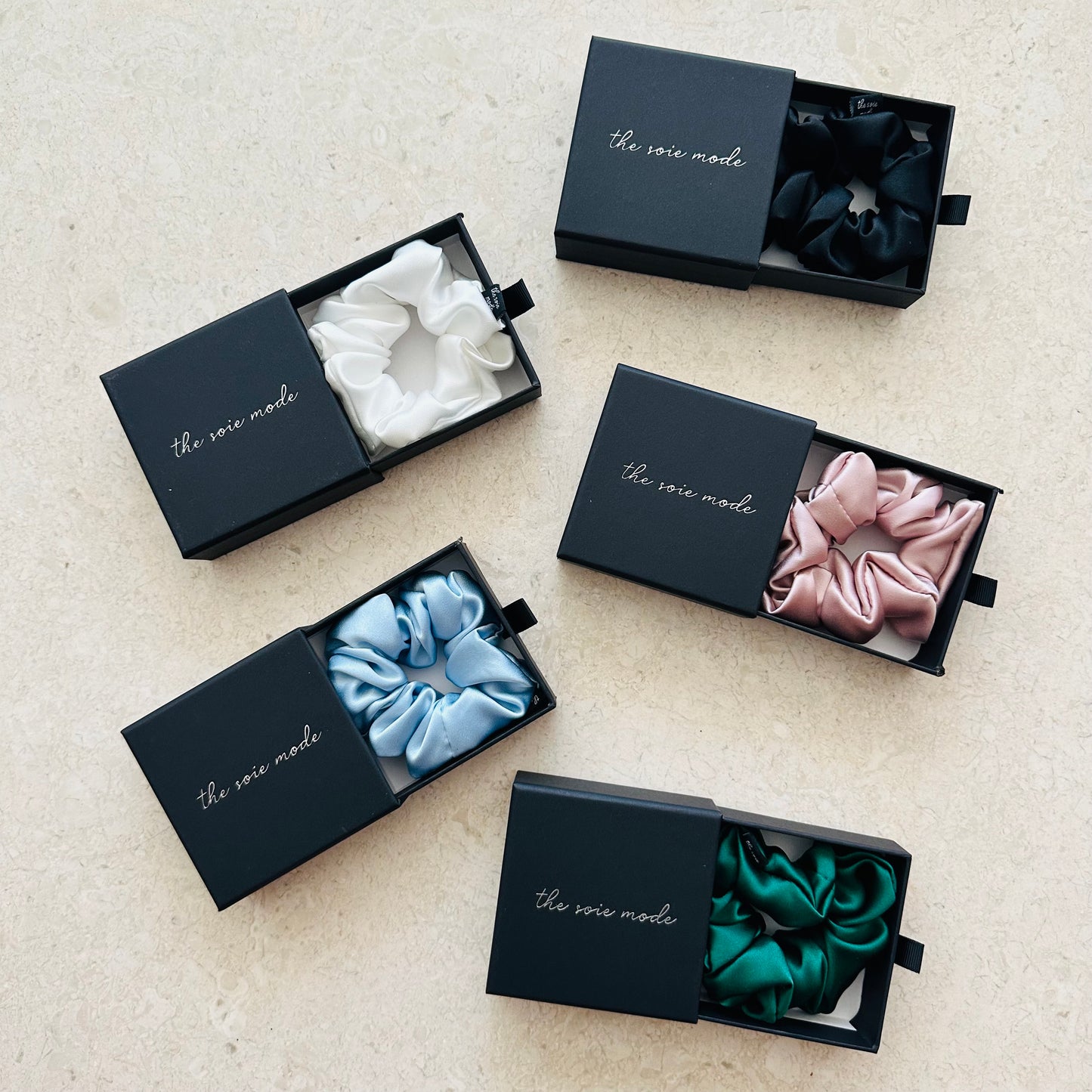 100% Mulberry Silk Scrunchie Hair Tie Elastic 4cm (Large) 6A Grade (22-momme) Oexo-Tex Certified